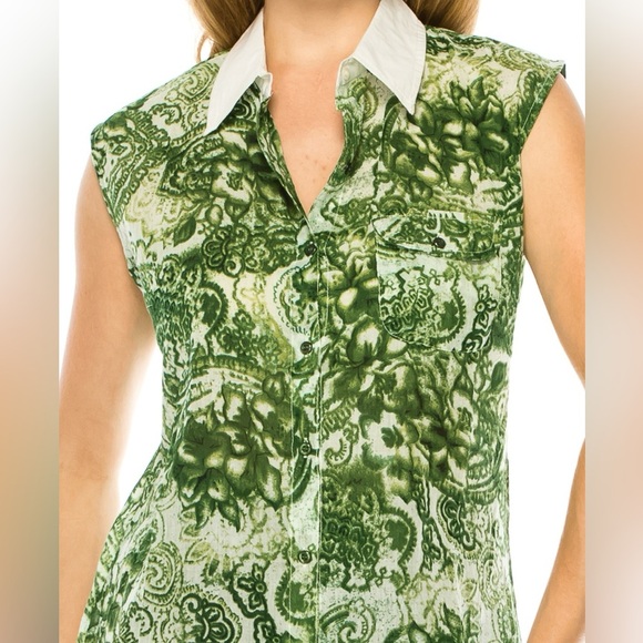 Fashion Magazine Sleeveless Green Floral Button Down Shirt
Size Xl - Picture 5 of 10